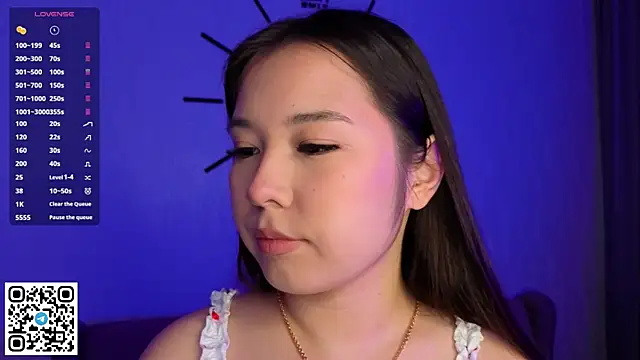 AlberthaEscue online show from October 29, 2025, 4:00 am