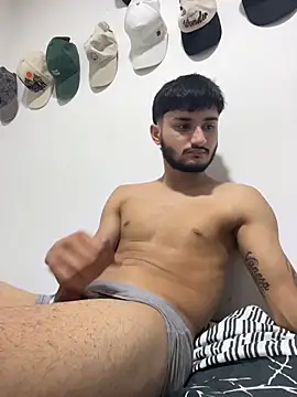 Snapshot of Nas-z09 chatting on February 20, 2026, 8:22 pm Nas-z09 online show from February 20, 2026, 8:22 pm