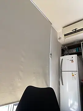 Snapshot of Danielaeliana chatting on January 18, 2026, 6:11 pm Danielaeliana online show from January 18, 2026, 6:11 pm