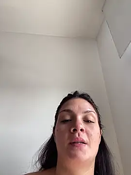 Snapshot of Danielaeliana chatting on February 12, 2026, 5:34 pm Danielaeliana online show from February 12, 2026, 5:34 pm