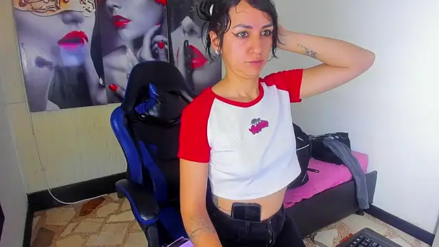 alison moon7 online show from November 13, 2025, 1:04 pm