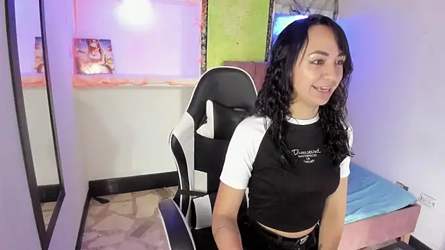 alison moon7 online show from October 25, 2025, 12:17 pm