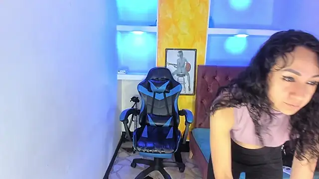 alison moon7 online show from November 21, 2025, 12:37 pm