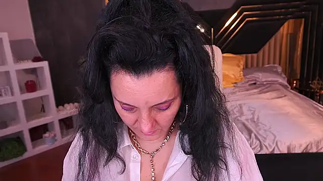 ValeryRosseee online show from October 2, 2025, 6:55 pm