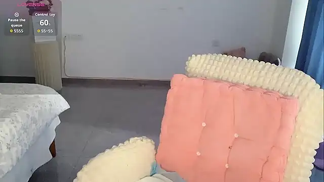 Xiali-166 online show from December 14, 2025, 3:13 am