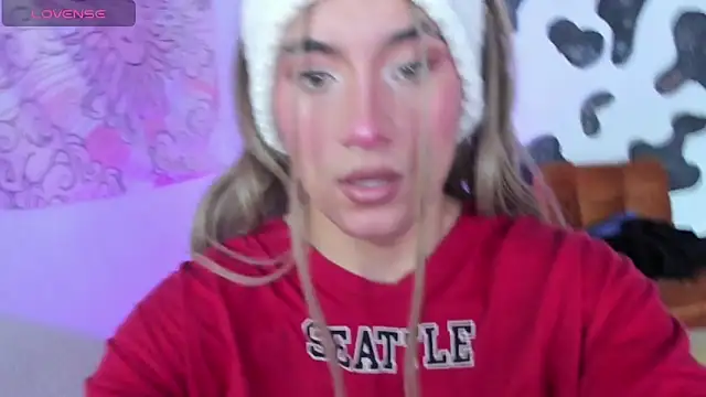 Snapshot of brihanna_cooper chatting on October 19, 2025, 5:05 pm brihanna cooper online show from October 19, 2025, 5:05 pm