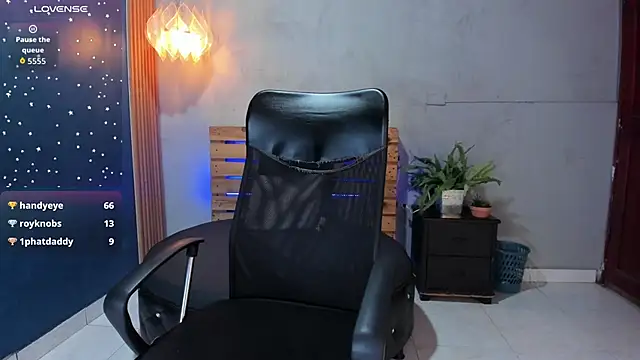 Daiisy kiss online show from November 5, 2025, 8:23 pm