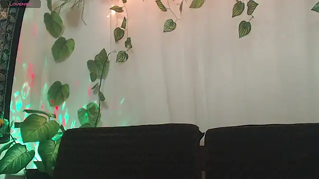 Snapshot of MysticNight_ chatting on October 24, 2025, 1:37 am MysticNight online show from October 24, 2025, 1:37 am