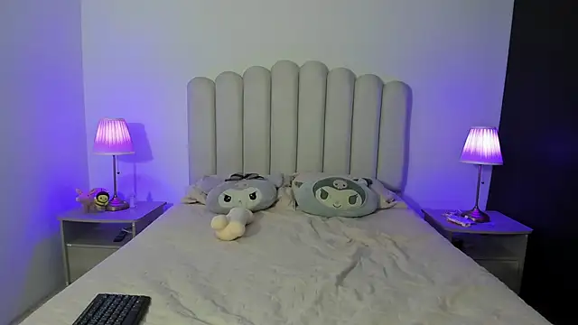 SofieBunnie online show from November 10, 2025, 11:10 pm