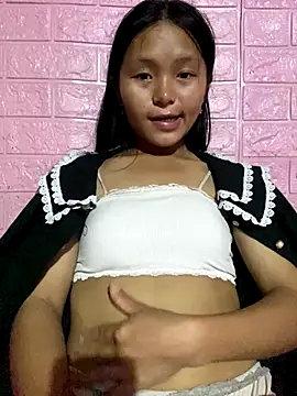 Snapshot of milo_bae chatting on October 24, 2025, 1:59 am milo bae online show from October 24, 2025, 1:59 am