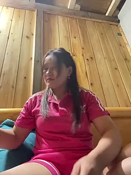 Snapshot of phungtiti chatting on February 13, 2026, 12:27 pm phungtiti online show from February 13, 2026, 12:27 pm