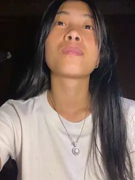 EmLy02 online show from October 31, 2025, 11:40 am