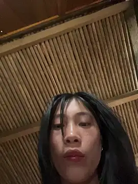 EmLy02 online show from April 11, 2026, 8:40 am