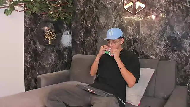 nicolai drake online show from November 7, 2025, 3:22 am