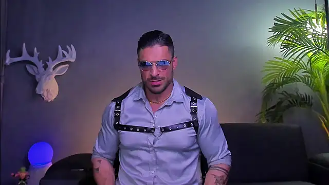 dennis cox1 online show from December 14, 2025, 5:24 am