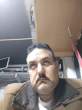 mM0140 online show from December 15, 2025, 3:51 pm