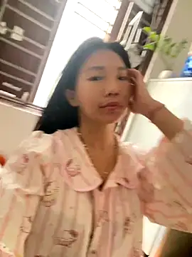 Snapshot of Miumieu chatting on November 8, 2025, 5:22 am Miumieu online show from November 8, 2025, 5:22 am