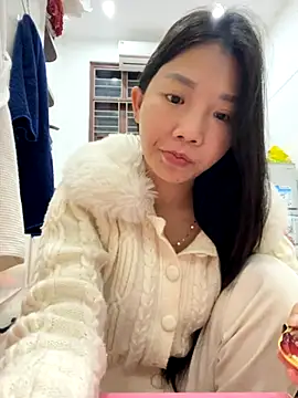 Snapshot of Miumieu chatting on November 19, 2025, 10:26 am Miumieu online show from November 19, 2025, 10:26 am