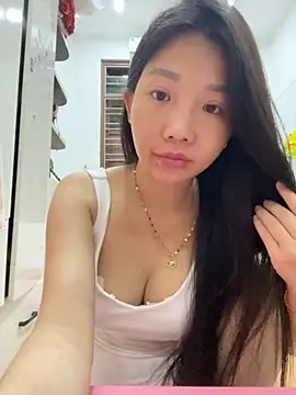 Snapshot of Miumieu chatting on November 17, 2025, 12:31 pm Miumieu online show from November 17, 2025, 12:31 pm