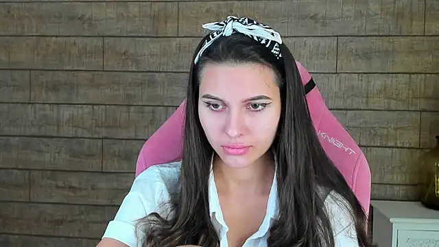 AlisaVersailles online show from October 13, 2025, 4:30 pm