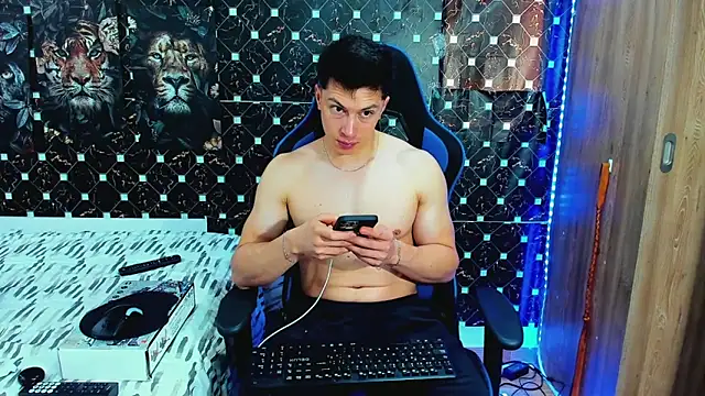 javiersexymann online show from June 5, 2026, 9:31 pm