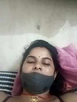 JULEE-740 online show from October 9, 2025, 6:30 pm