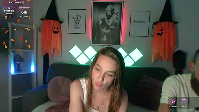 XBellaXundXUweX online show from October 14, 2025, 7:03 pm