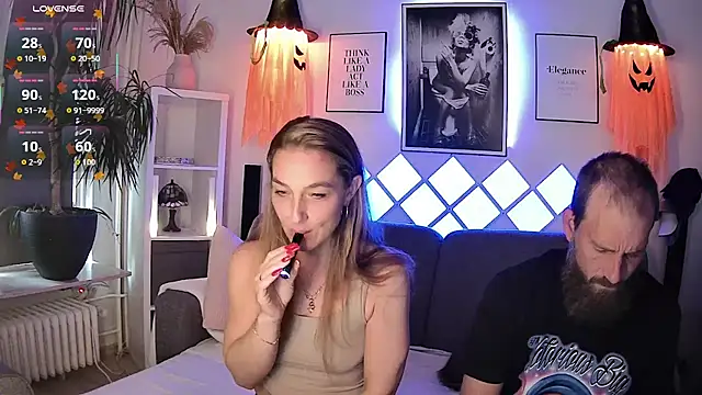 XBellaXundXUweX online show from October 6, 2025, 8:37 am