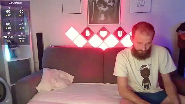 XBellaXundXUweX online show from November 10, 2025, 8:14 pm