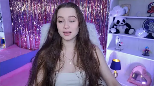 ArielSykes online show from April 16, 2026, 7:03 pm