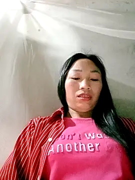 lucybaby00 online show from March 4, 2026, 11:01 pm