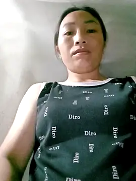 lucybaby00 online show from April 10, 2026, 10:39 pm