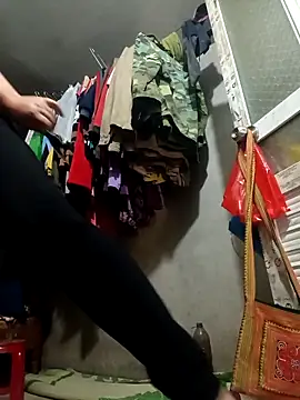 phunphun online show from October 2, 2025, 1:42 am