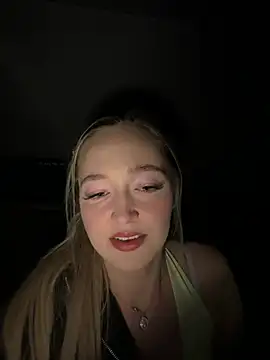 emilypeperoni online show from April 30, 2026, 8:16 pm