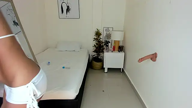 Snapshot of emy_barnert chatting on November 14, 2025, 12:42 pm emy barnert online show from November 14, 2025, 12:42 pm