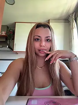 NoeliaGarcia17 online show from June 15, 2026, 1:00 pm