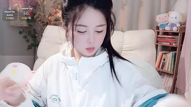 SweetTease2025 online show from October 31, 2025, 4:36 pm