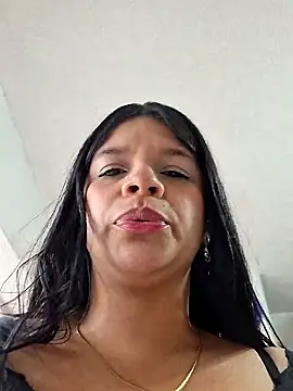 Eiimy pretty online show from October 24, 2025, 8:08 pm