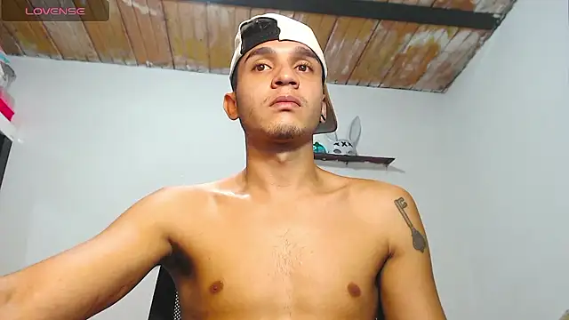 Snapshot of Angel_latinboy chatting on January 13, 2026, 5:06 pm Angel latinboy online show from January 13, 2026, 5:06 pm