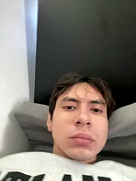 yourtinyass online show from October 5, 2025, 4:42 pm