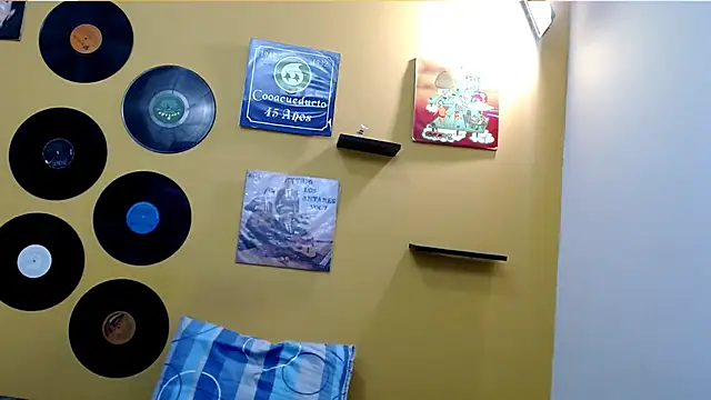 skinnyverus18 online show from February 23, 2026, 7:14 pm