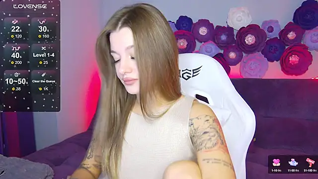 LindaBrilliant online show from October 3, 2025, 2:59 am