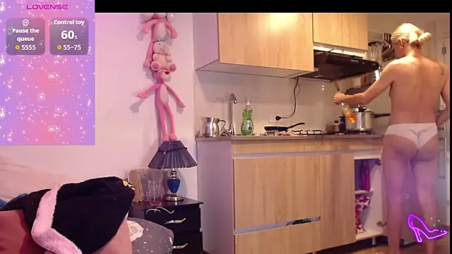 Snapshot of AllysonStonne chatting on January 31, 2026, 10:30 pm AllysonStonne online show from January 31, 2026, 10:30 pm