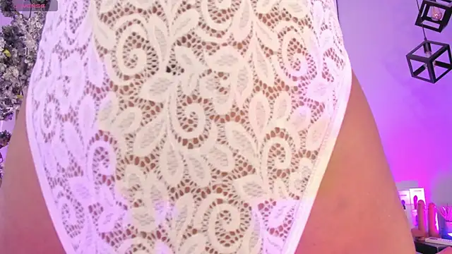 Keirahartz online show from December 3, 2025, 11:53 am