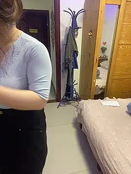 jiajia1060 online show from March 1, 2026, 2:33 am