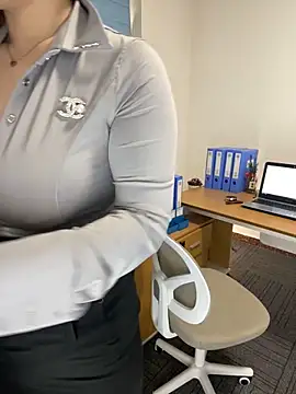 jiajia1060 online show from December 15, 2025, 1:11 am