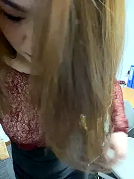 jiajia1060 online show from December 5, 2025, 12:43 am