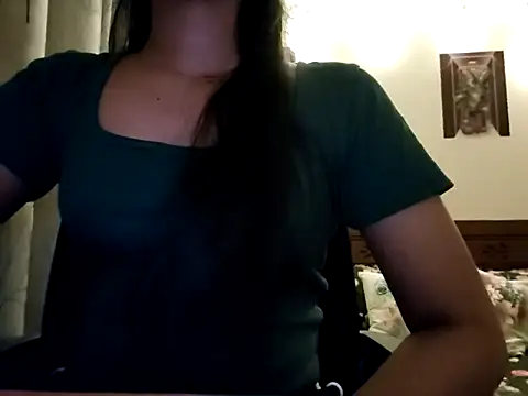 Maria--Strella online show from October 27, 2025, 6:42 pm