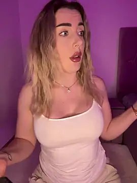 LunaCharm online show from March 12, 2026, 4:55 pm