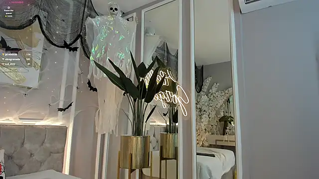 ellette   online show from October 26, 2025, 7:31 am